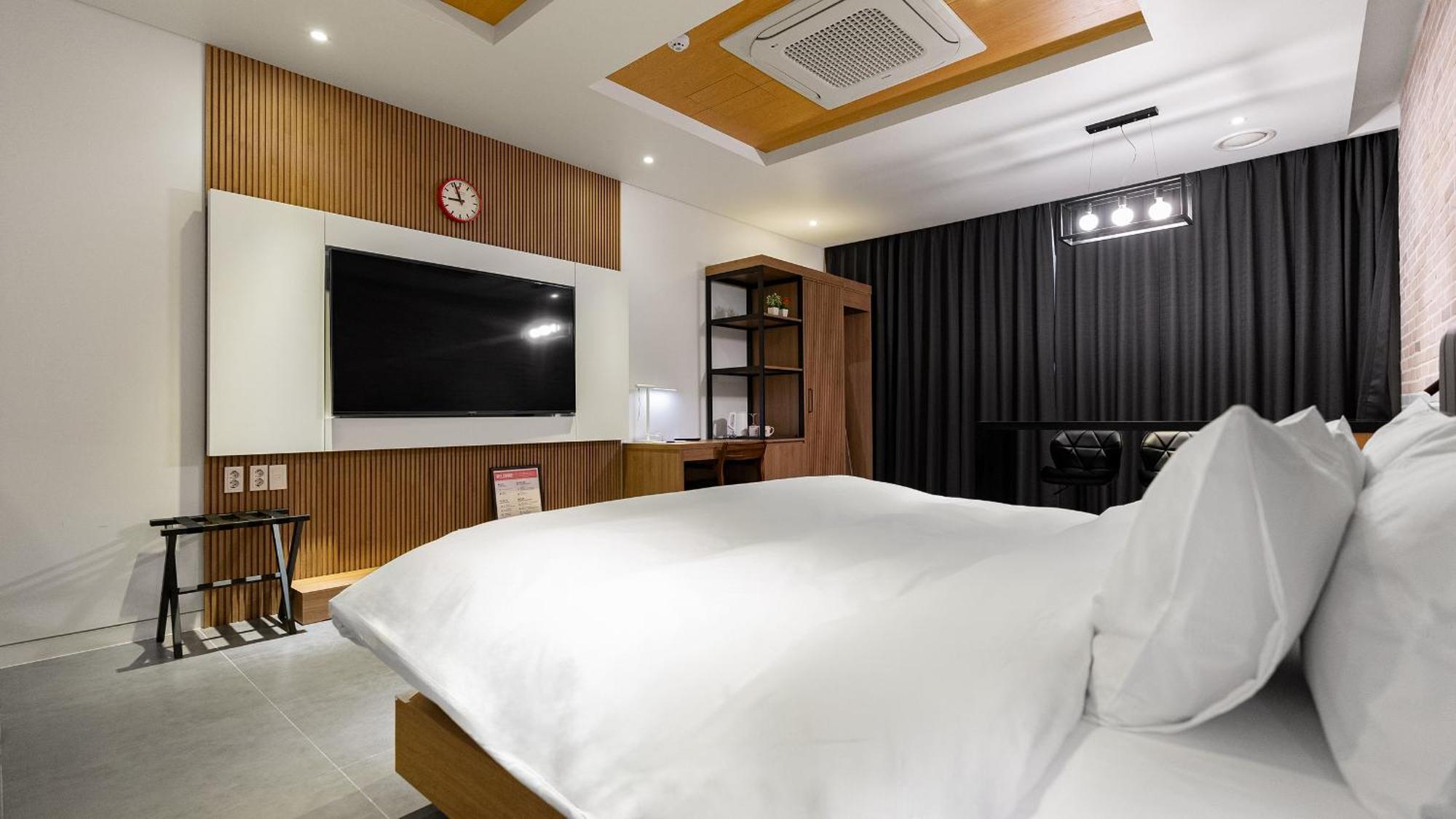Hotel Schweizer Dorf Cheonan Exterior photo
